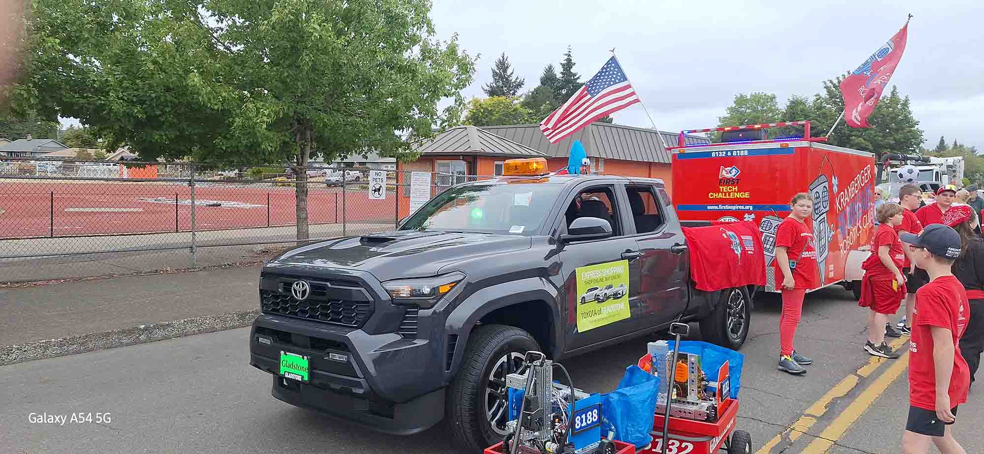 Gearheads Crew Working Gladstone Parade 2025